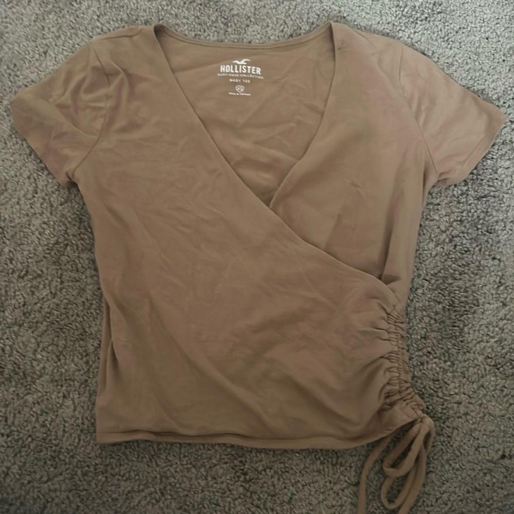 Hollister brown baby tee